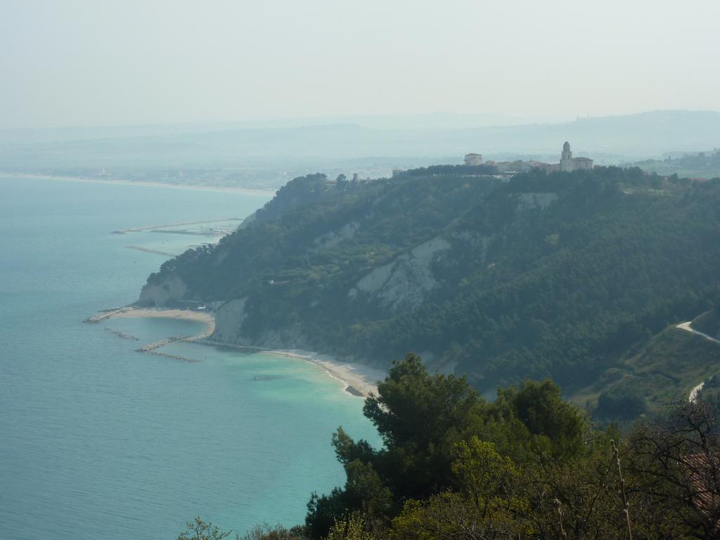 Il Vicolo Relais Bed & Breakfast Sirolo Exterior photo
